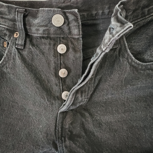 Levi's 501 Black Button Fly Cutoff Jean Shorts Size 25 - Picture 5 of 9